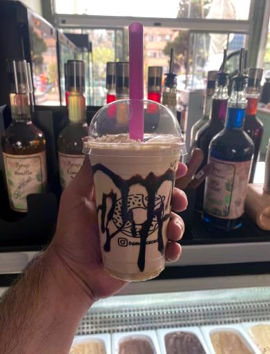 کافه بستنی دونات