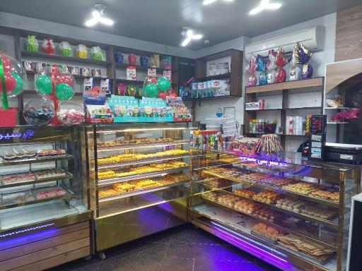 عکس شیرینی و کیک یکتا