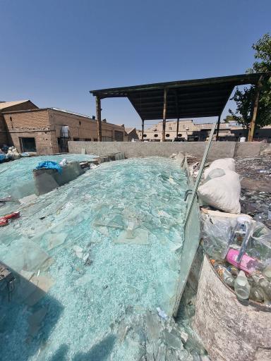 عکس بنگاه شیشه سکوریت نیکبخت