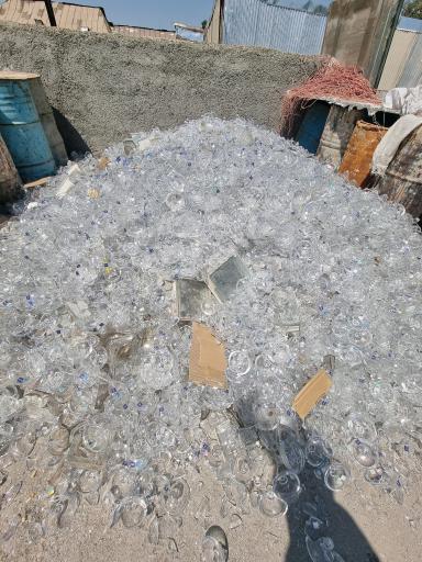 عکس بنگاه شیشه سکوریت نیکبخت