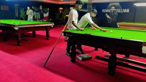 عکس بیلیارد کافه خانوادگی