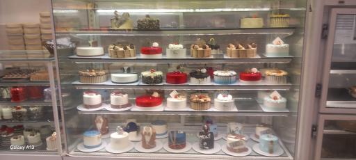 عکس قنادی پارس