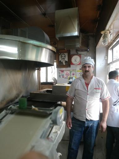 عکس نانوایی عبادیان