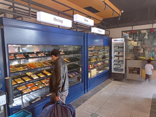 عکس مرکز ماهی رهنما