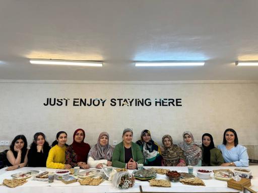 عکس آموزشگاه طراحی دوخت و خیاطی آتون