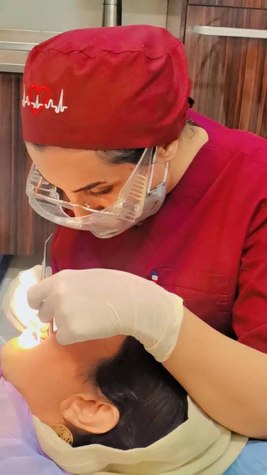 عکس دکتر الهام عابدی دکترای حرفه ای دندانپزشکی