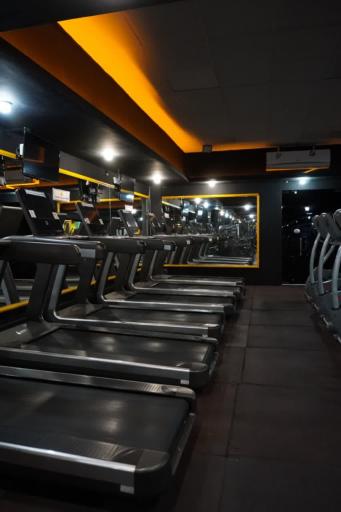 عکس باشگاه بدنسازی جهان نما