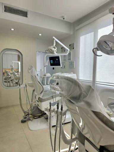 عکس مطب دندانپزشکی دکتر نگین راحتی