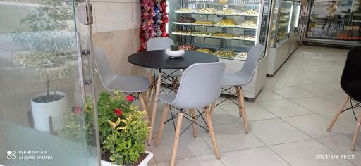 عکس قنادی حاج عباس