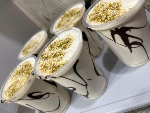 عکس بستنی و آبمیوه وحید