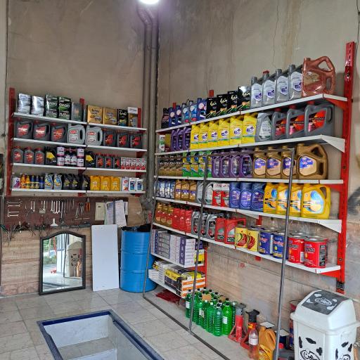 عکس تعویض روغن و اتوسرویس max oil