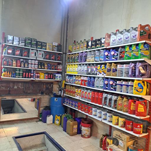 عکس تعویض روغن و اتوسرویس max oil