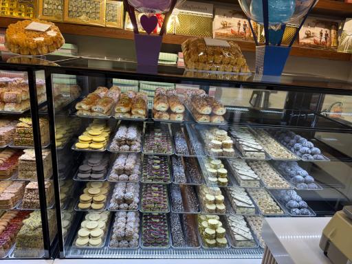 عکس شیرینی اقتدارزاده