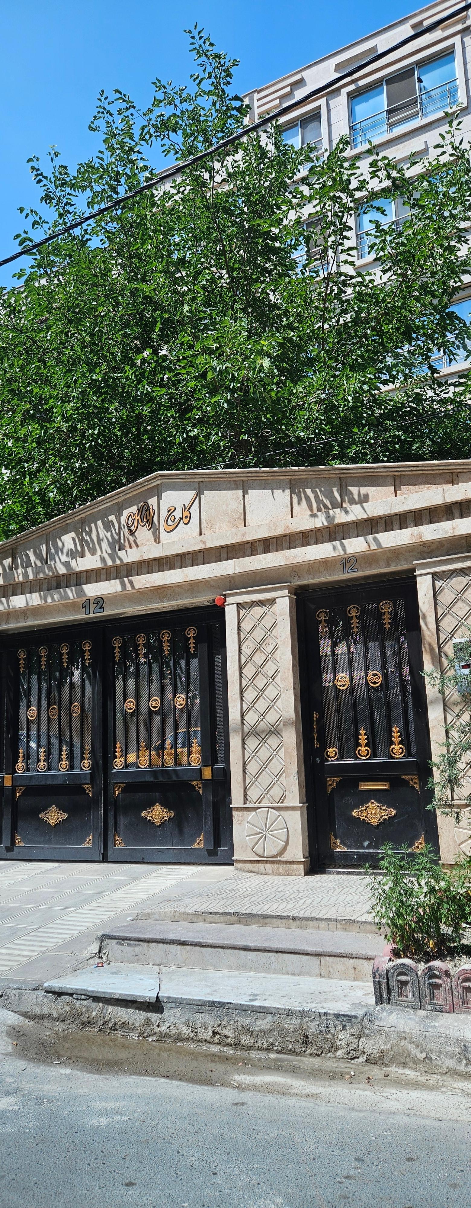 عکس ساختمان کاج