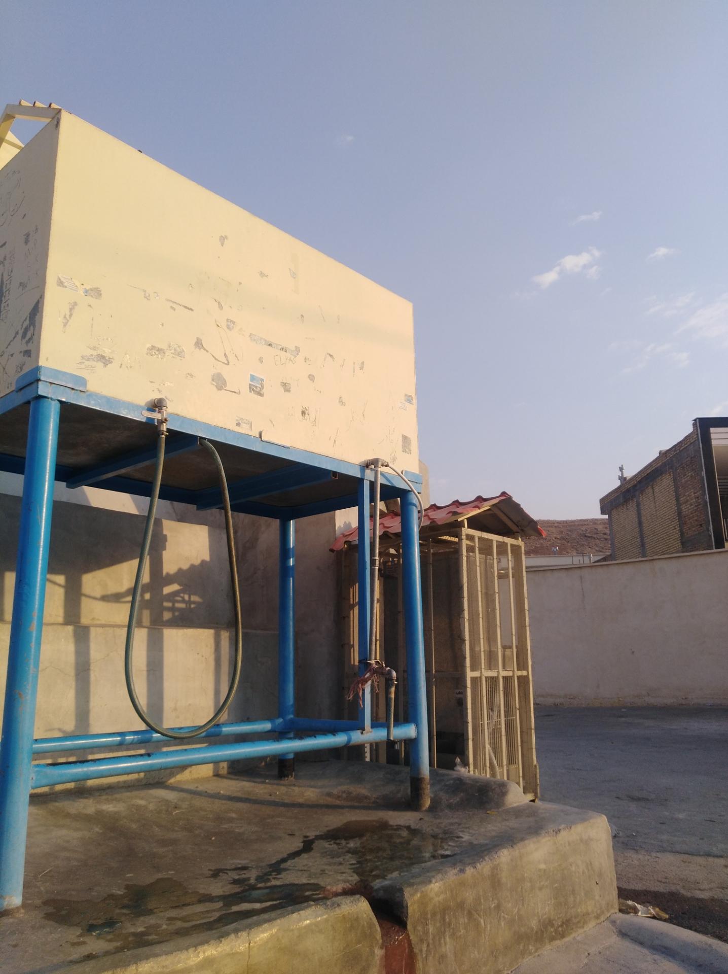 عکس آب سردکن. آب خوردن