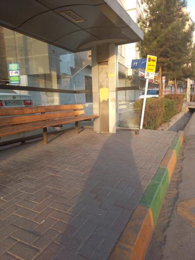 عکس ایستگاه اتوبوس میدان تربیت