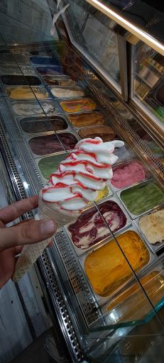 عکس بستنی مشتی پلاس