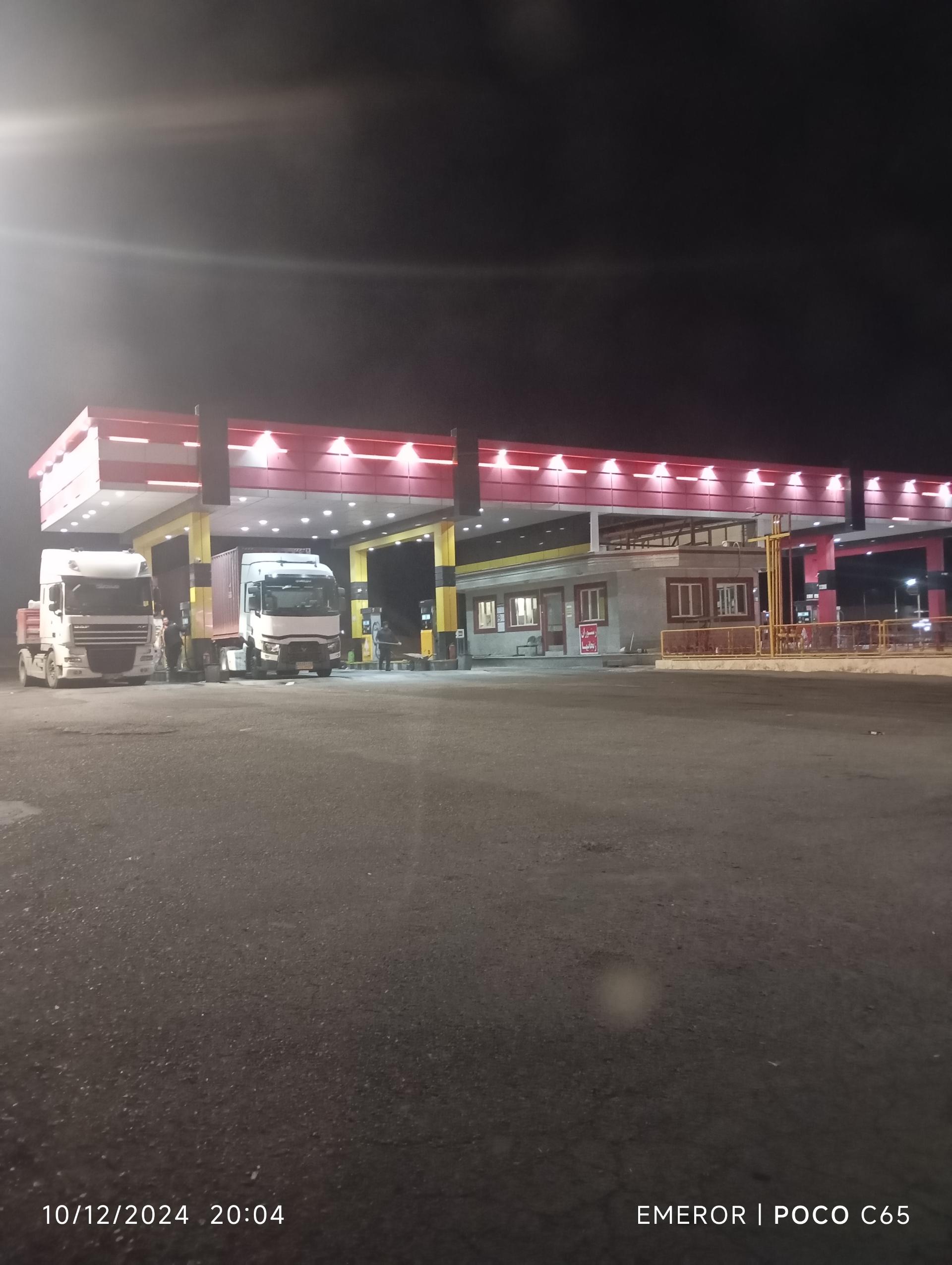 عکس پمپ بنزین پردیسان