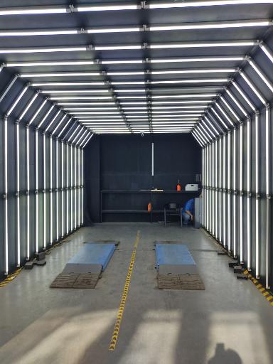 عکس کارشناسی رنگ و بدنه خودرو 