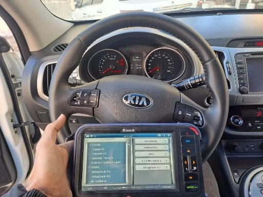 عکس کارشناسی رنگ و بدنه خودرو 