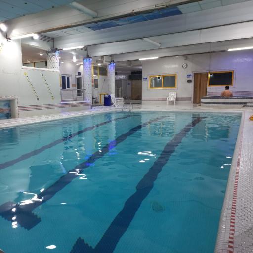 عکس استخر تهرانسر سبز 