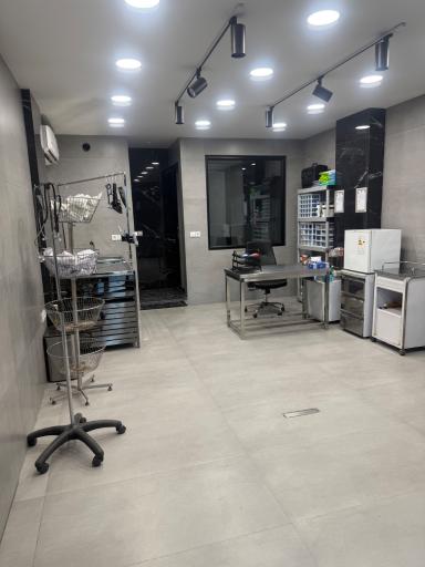 عکس مجتمع درمانی دامپزشکی دکتر فکور