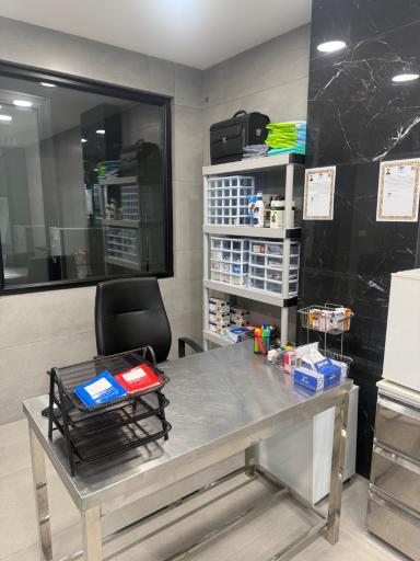 عکس مجتمع درمانی دامپزشکی دکتر فکور