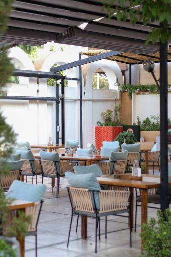 عکس کافه رستوران لونه