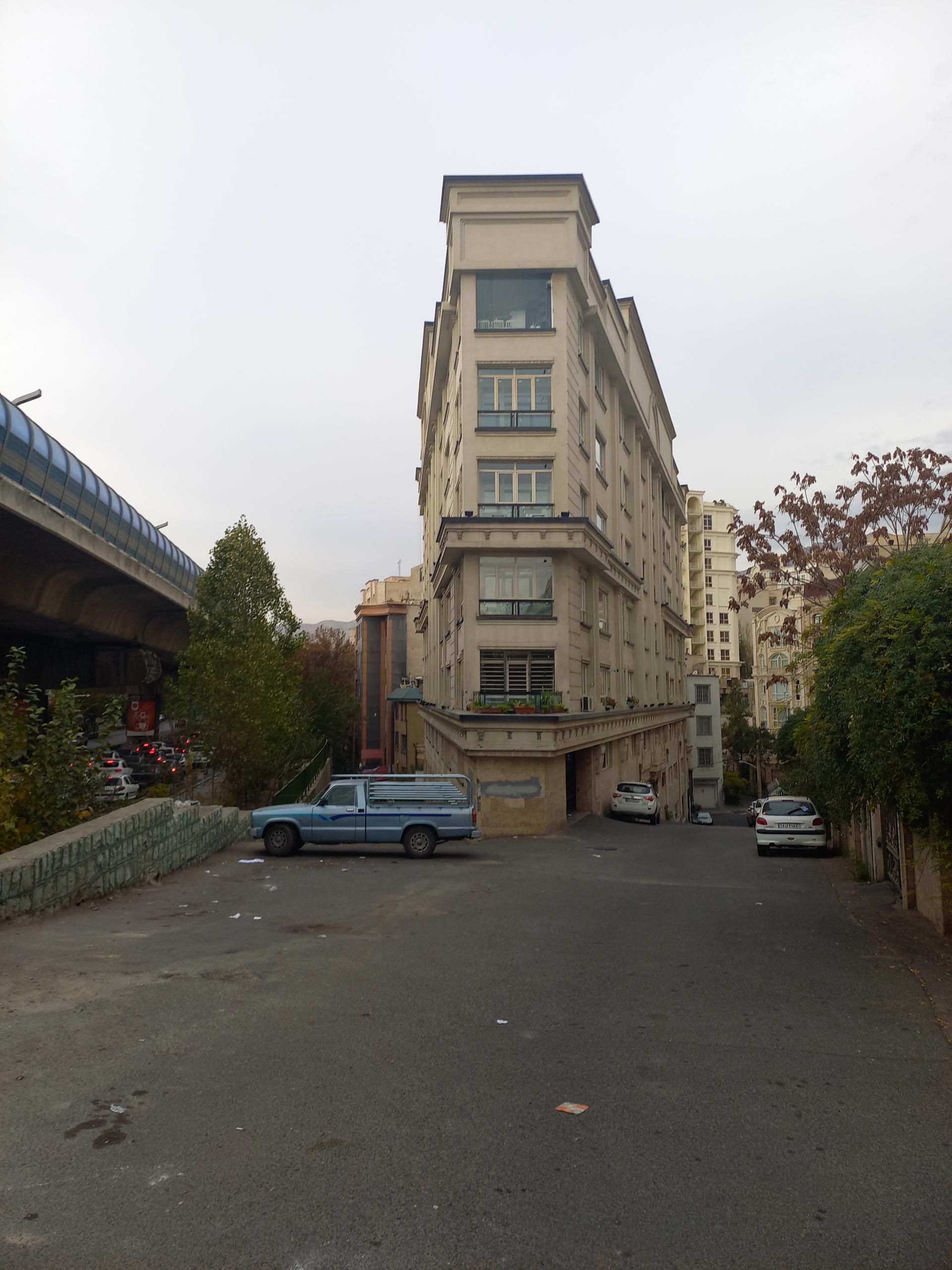 عکس مجتمع مسکونی مشتاق