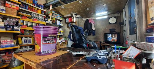 عکس تعویض روغن سرافرازی