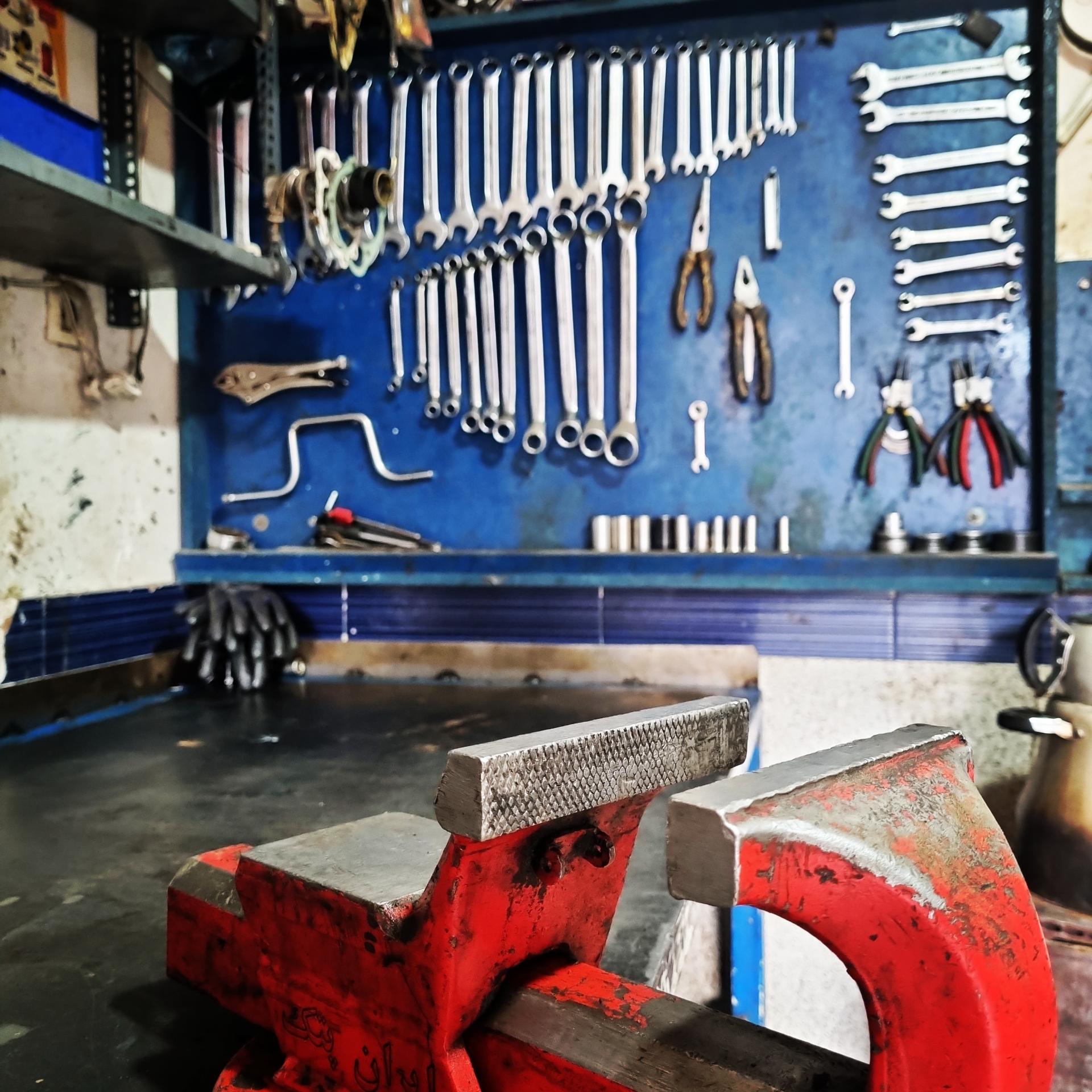 عکس تعمیرگاه خودرو اشتری