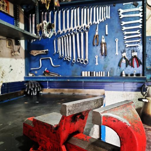 عکس تعمیرگاه خودرو اشتری