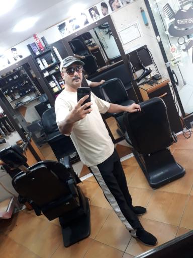 آرایشگاه فرزاد