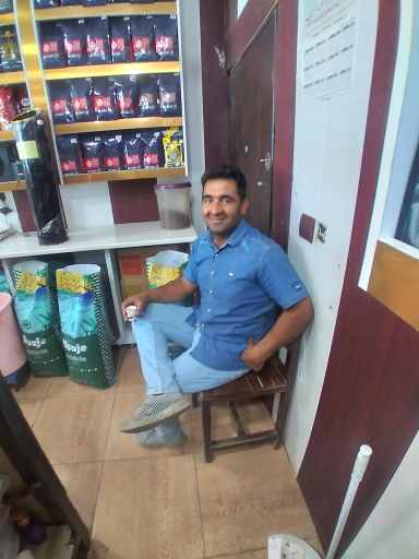عکس کافه بابااکبر