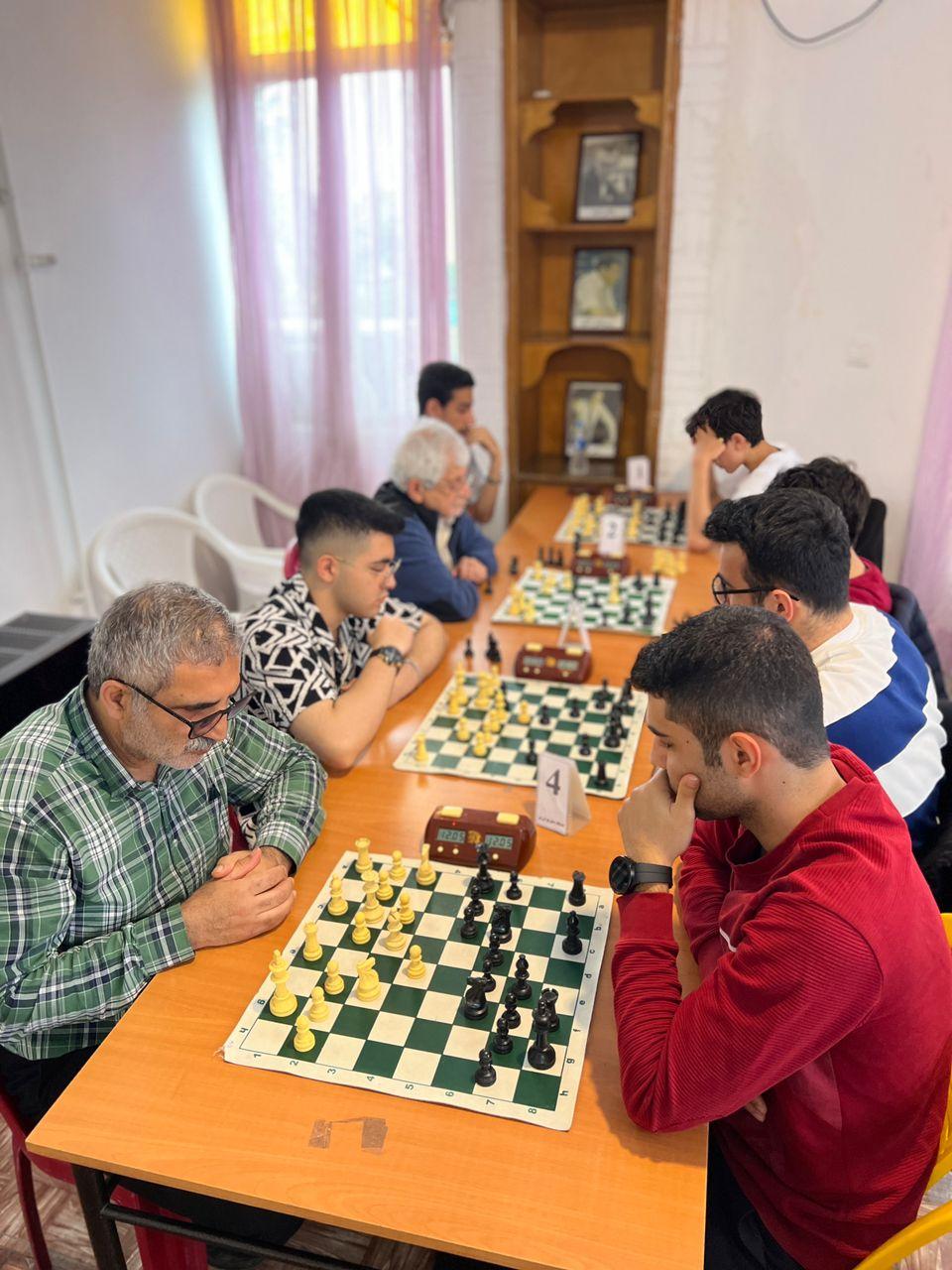 عکس باشگاه شطرنج فرزین 