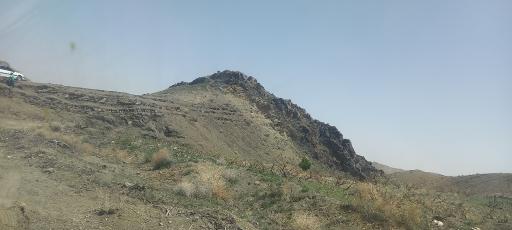 عکس آرامگاه مومن(شیخ مومن مُقَوِّل روستای دستجرد)