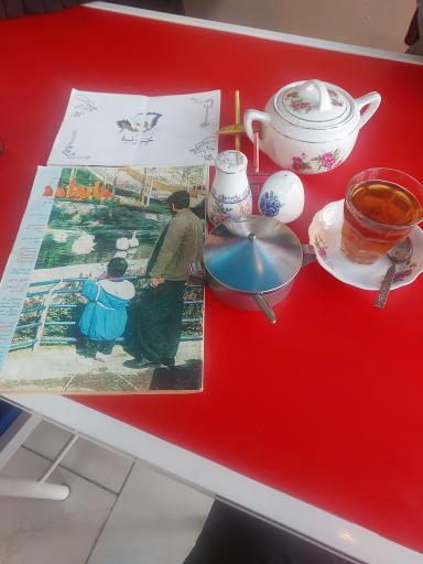 عکس کافه صبحانه چرنه