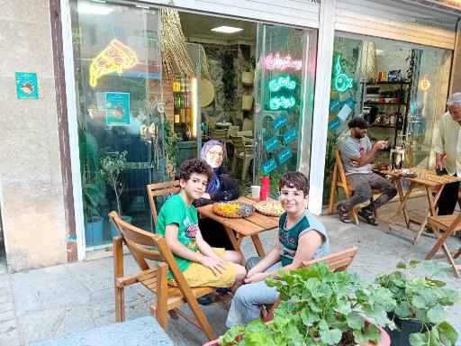 عکس کافه رستوران ماهی دودی