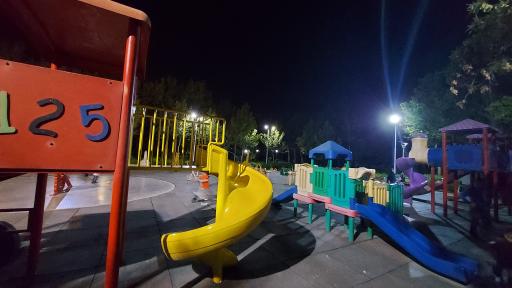 عکس زمین بازی کودکان