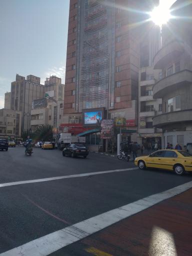 عکس ساختمان مرکزی بانک شهر