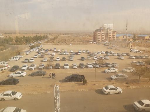 عکس پارکینگ دانشجویی دانشگاه 