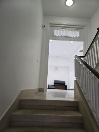 عکس مجتمع قضایی شماره یک صلح تهران