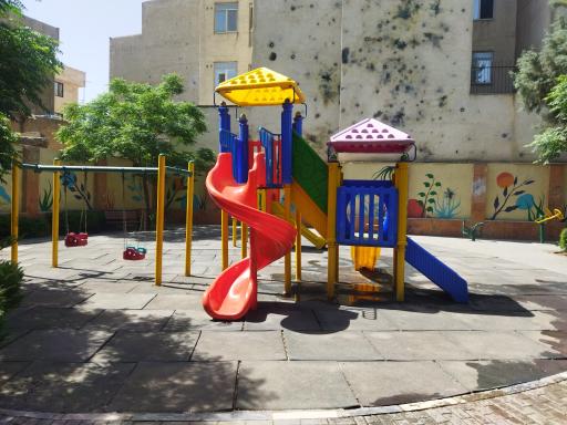 عکس زمین بازی