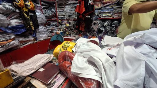 عکس فروشگاه ورزشی مبارز