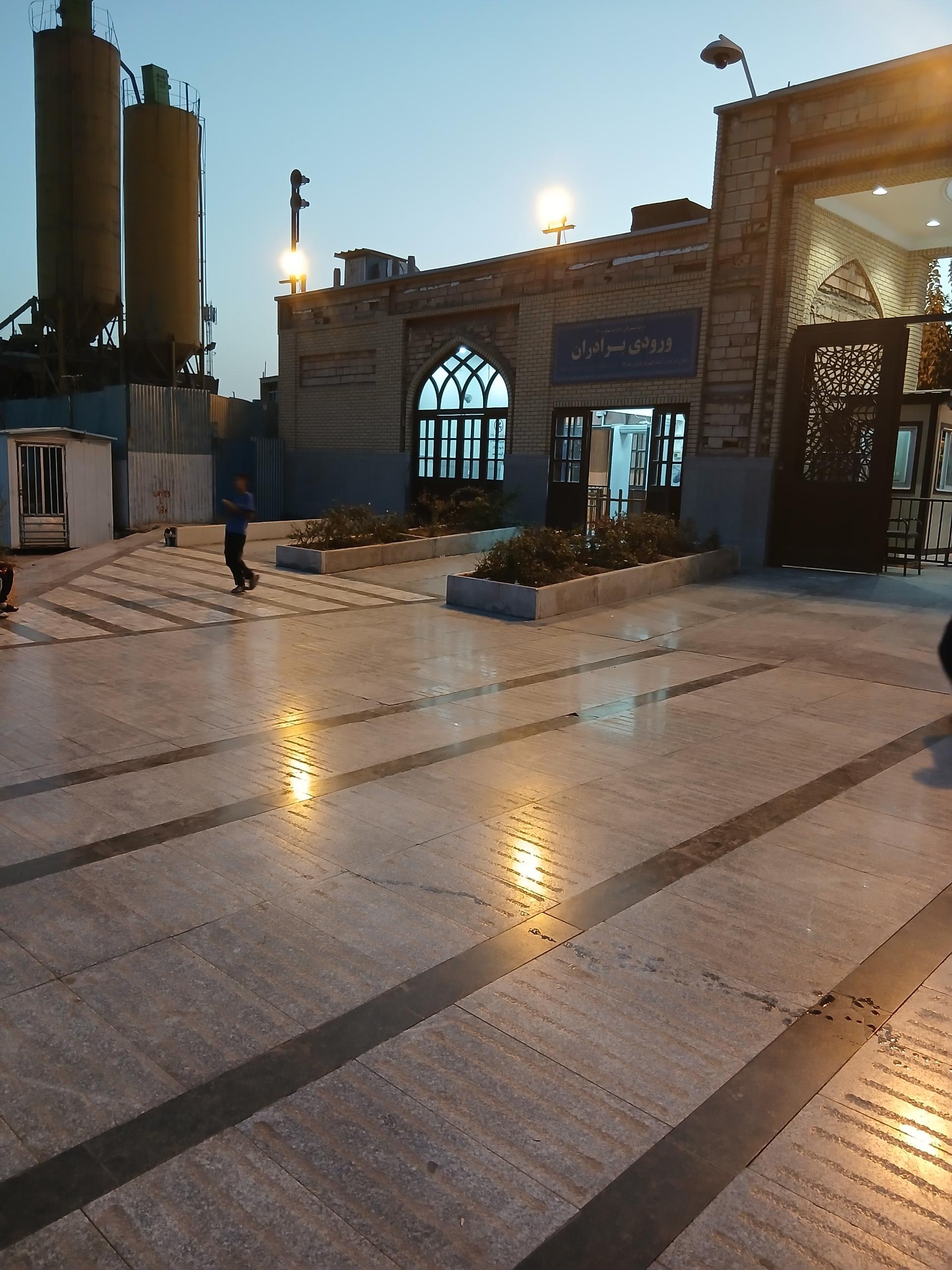 عکس درب ورودی برادران حرم