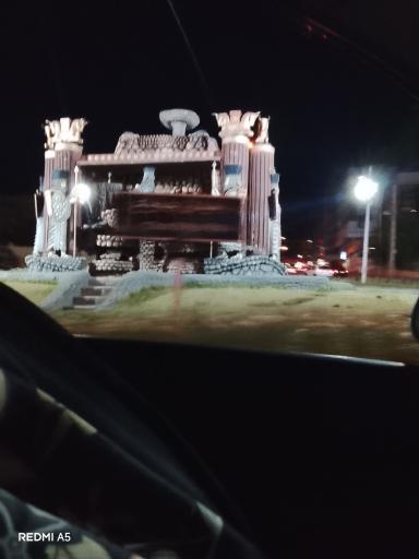 عکس میدان چهار باغ