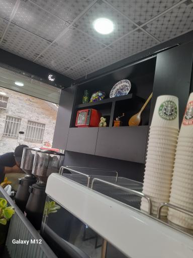 عکس کافه وینسنت