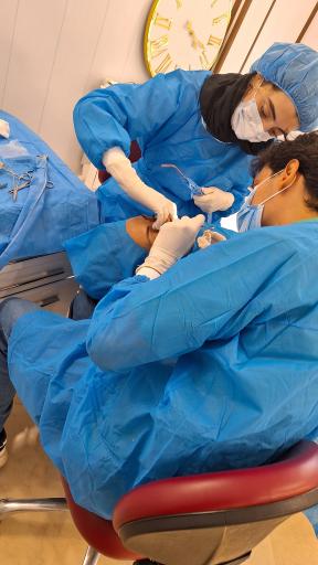 عکس کلینیک تخصصی دندان پزشکی رزگل