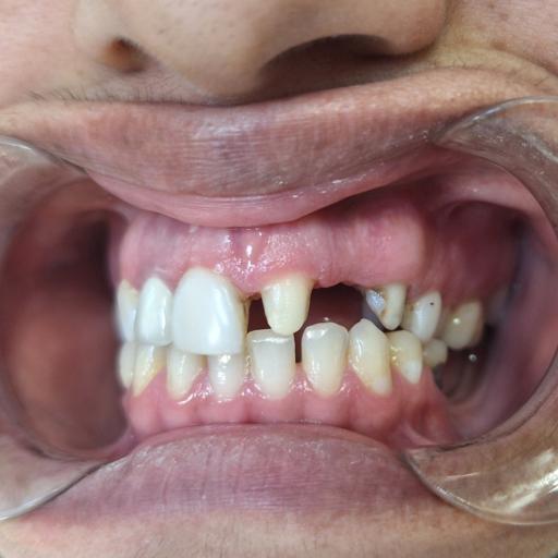 عکس کلینیک تخصصی دندان پزشکی رزگل