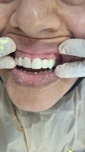 عکس کلینیک تخصصی دندان پزشکی رزگل